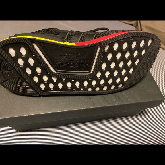 Adidas NMD US 4.5 Boys - Picture 5 of 8